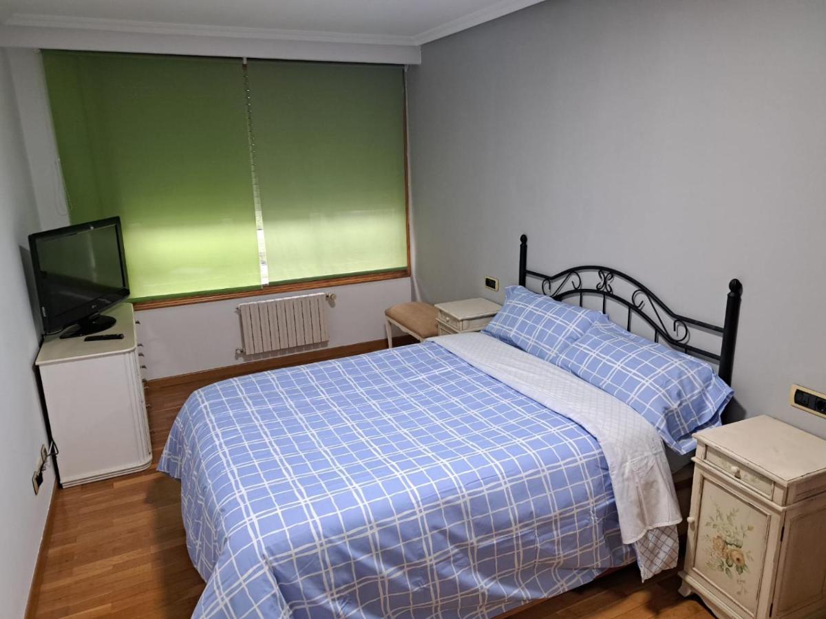 Piso Millenium Apartment Ourense Bagian luar foto
