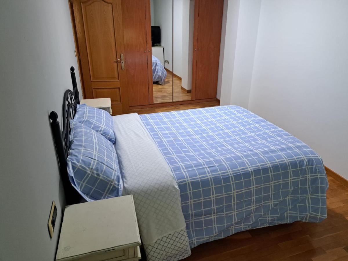 Piso Millenium Apartment Ourense Bagian luar foto